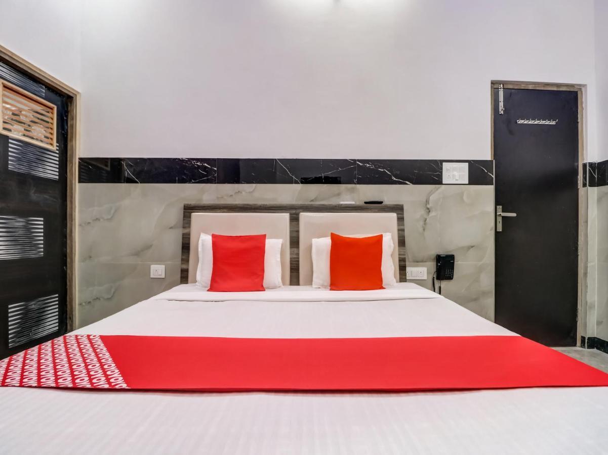 Oyo Flagship 83121 Hotel Rose Vip Sahāranpur Exterior foto